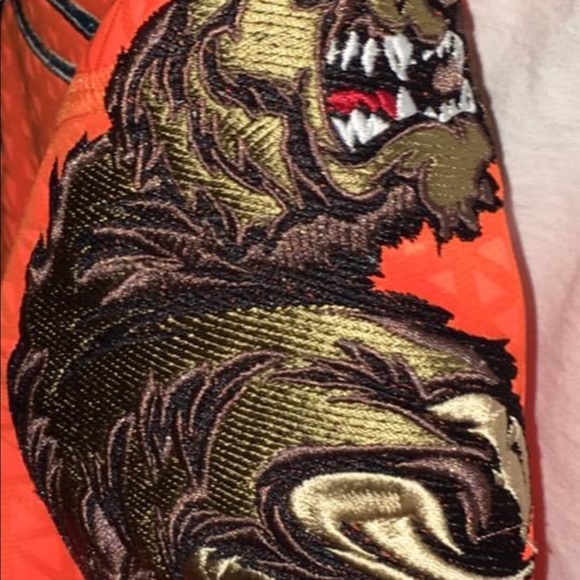 Clothes - Picture 13 of 16